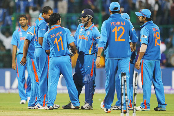  Strauss, Chawla, Dhoni, Tendulkar, man of the match, Bangalore, harbhajan singh, pietersen, james Anderson, patel, zaheer khan