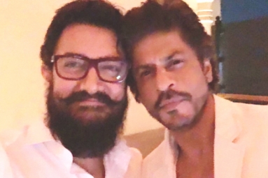 SRK and Aamir share a Candid Click