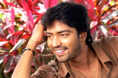 Allari Naresh Signs His Next Film},{Allari Naresh Signs His Next Film