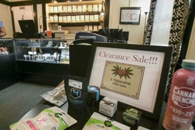 Arizona Dispensaries Sell Cannabis Extracts in Defiance of Court Ruling