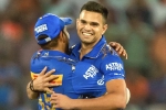 Arjun Tendulkar first wicket, Arjun Tendulkar wicket, arjun tendulkar gets his first wicket in ipl, Arjun tendulkar