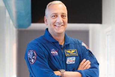 Astronaut who tweeted from space spoke with students in Tempe