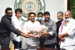 YS Jagan, Chiranjeevi YS Jagan meeting, megastar resolves the movie tickets issue in andhra pradesh, Tollywood celebrities