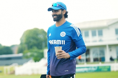 Ravindra Jadeja Accused Of Ignoring Umpire in Lords Test