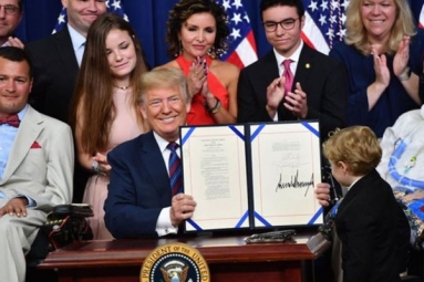 President Donald Trump Signs Right-to-Try law, Try Experimental Treatments