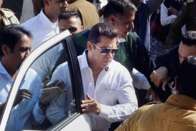 Salman Relieved from Arms Case