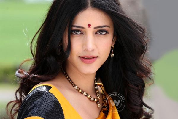 Shruti Haasan sings for &#039;Race Gurram&#039;},{Shruti Haasan sings for &#039;Race Gurram&#039;