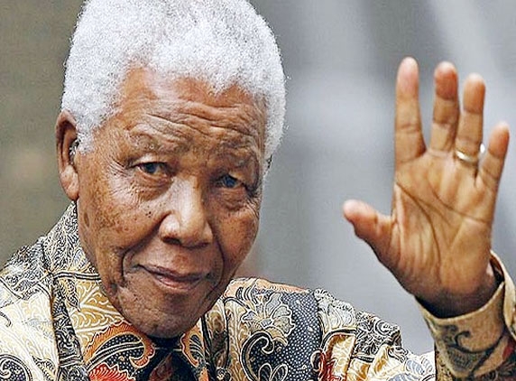 Nelson Mandela back in hospital with lung infection!