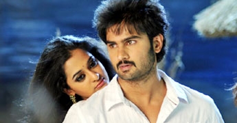 Prema Katha Chitram Movie Review