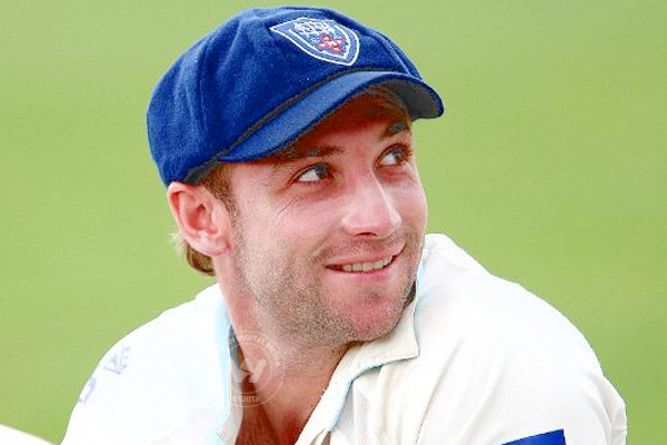 Phillip Hughes has passed away following blow to the head},{Phillip Hughes has passed away following blow to the head