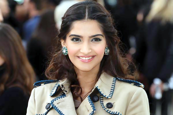 Sonam Kapoor hates being sick},{Sonam Kapoor hates being sick