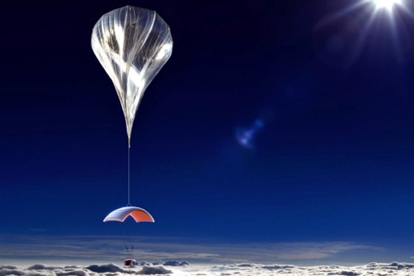 Arizona company successfully tests space-touring balloon},{Arizona company successfully tests space-touring balloon