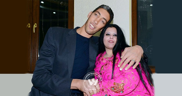 World&#039;s tallest man marries},{World&#039;s tallest man marries