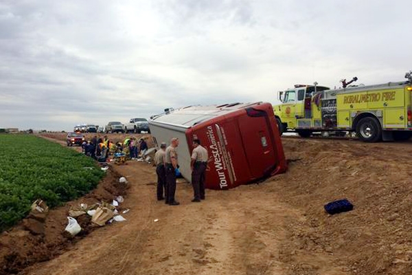 Tour bus on Agricultural sightseeing, flipped down},{Tour bus on Agricultural sightseeing, flipped down