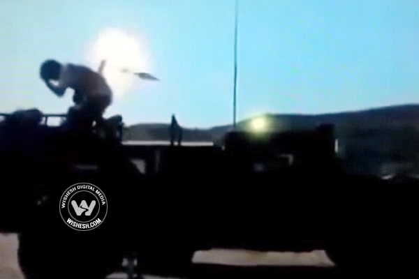 Amateur ISIS fighters blowing themselves up},{Amateur ISIS fighters blowing themselves up