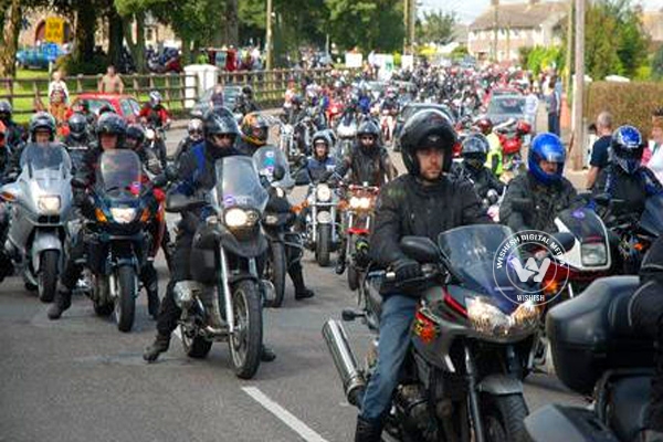 Bikers rally for fallen Phoenix officer},{Bikers rally for fallen Phoenix officer