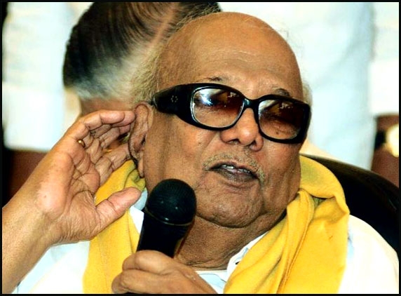 Karunanidhi combats English in government schools!