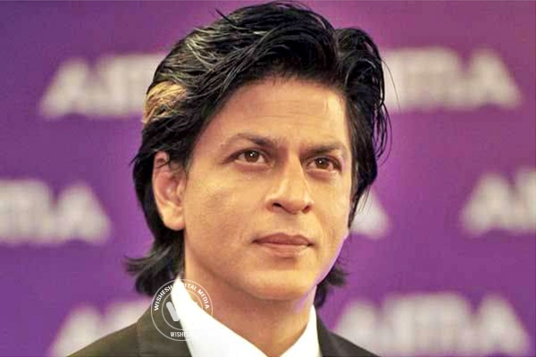 Shah Rukh Khan back for shooting of &#039;Happy New Year&#039;},{Shah Rukh Khan back for shooting of &#039;Happy New Year&#039;q