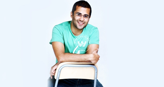 Chetan Bhagat&#039;s controversial tweet infuriates India},{Chetan Bhagat&#039;s controversial tweet infuriates India